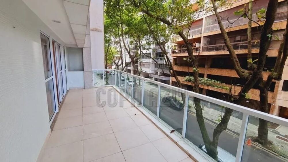 Apartamento à venda com 3 quartos, 198m² - Foto 1