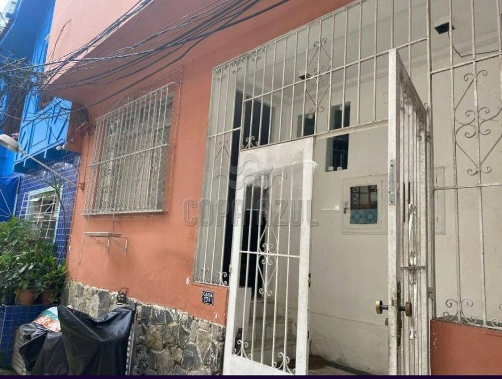 Casa à venda com 2 quartos, 100m² - Foto 1