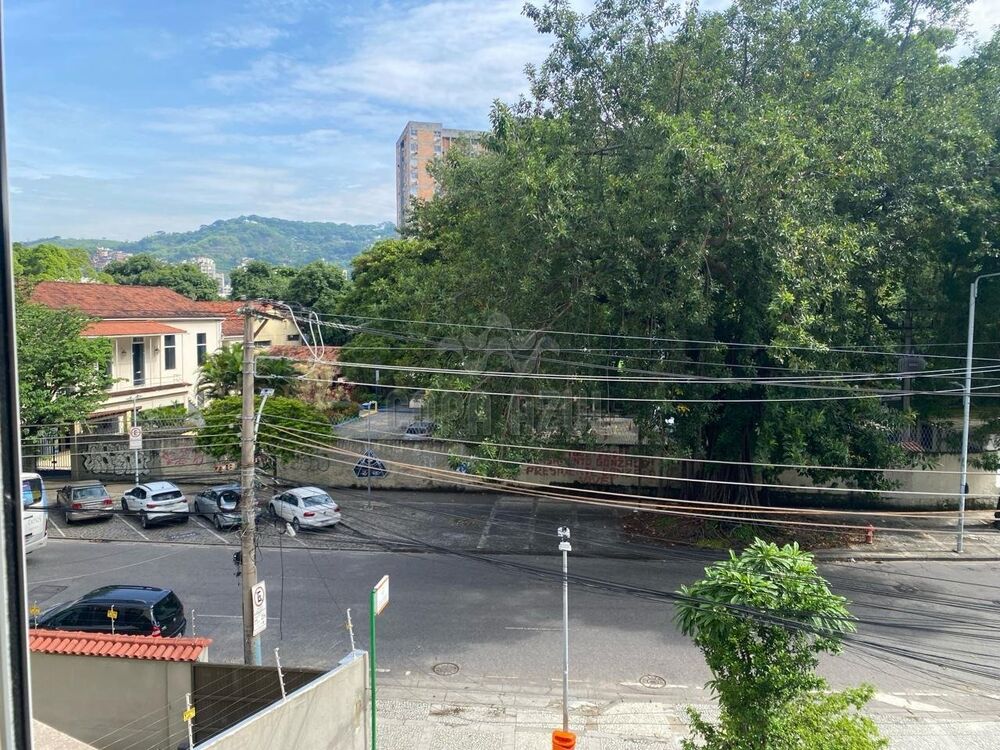 Apartamento à venda com 2 quartos, 75m² - Foto 6
