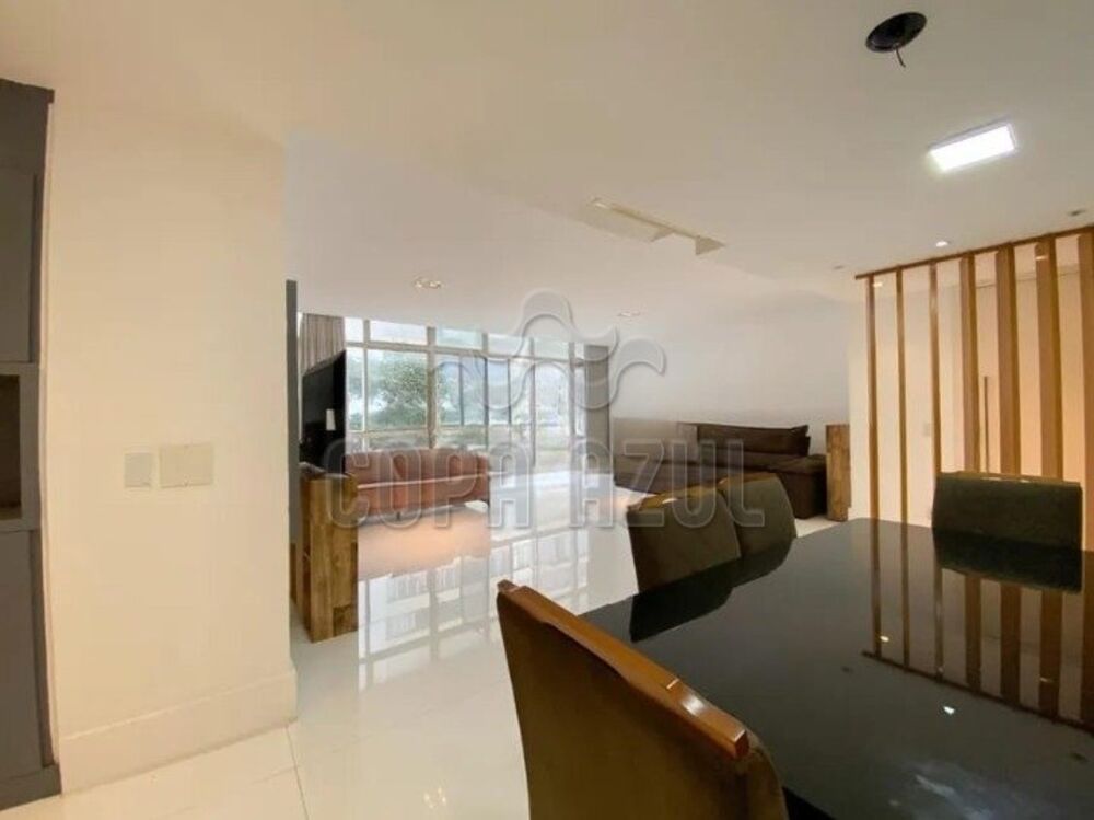 Apartamento à venda com 4 quartos, 170m² - Foto 2