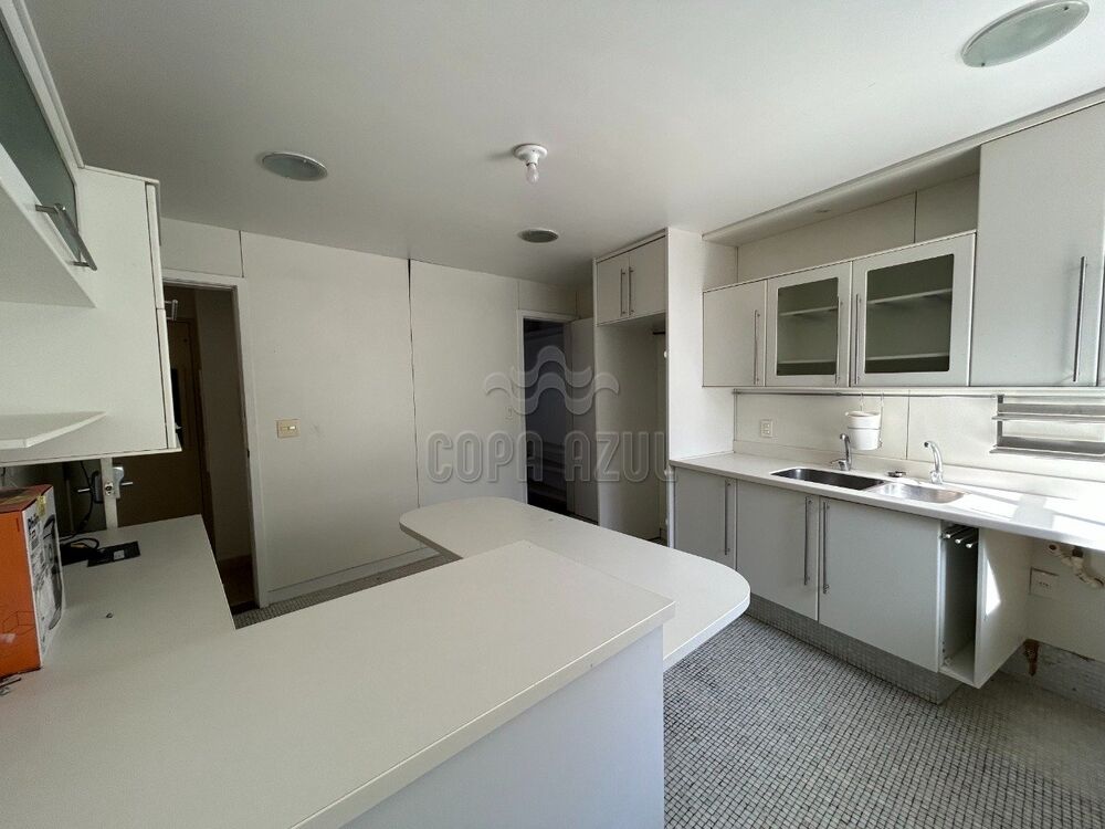 Apartamento à venda com 3 quartos, 257m² - Foto 18