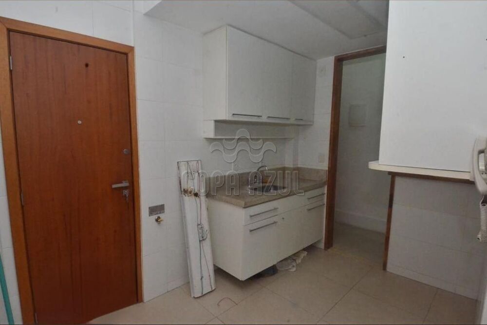Apartamento à venda com 2 quartos, 70m² - Foto 4