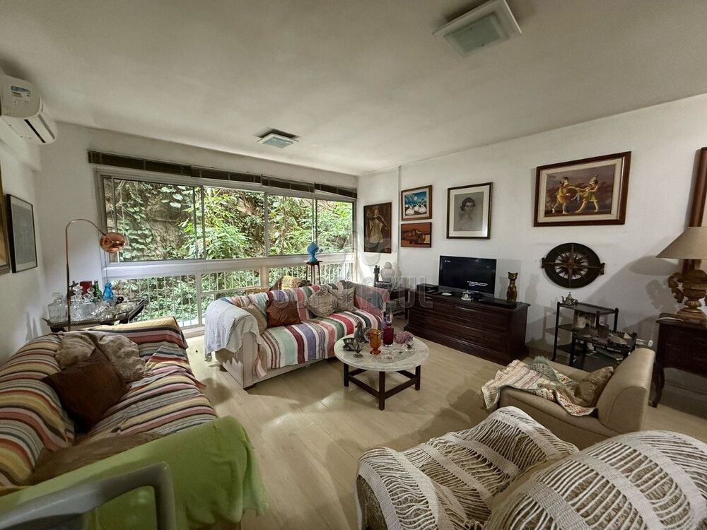 Apartamento à venda com 3 quartos, 125m² - Foto 1