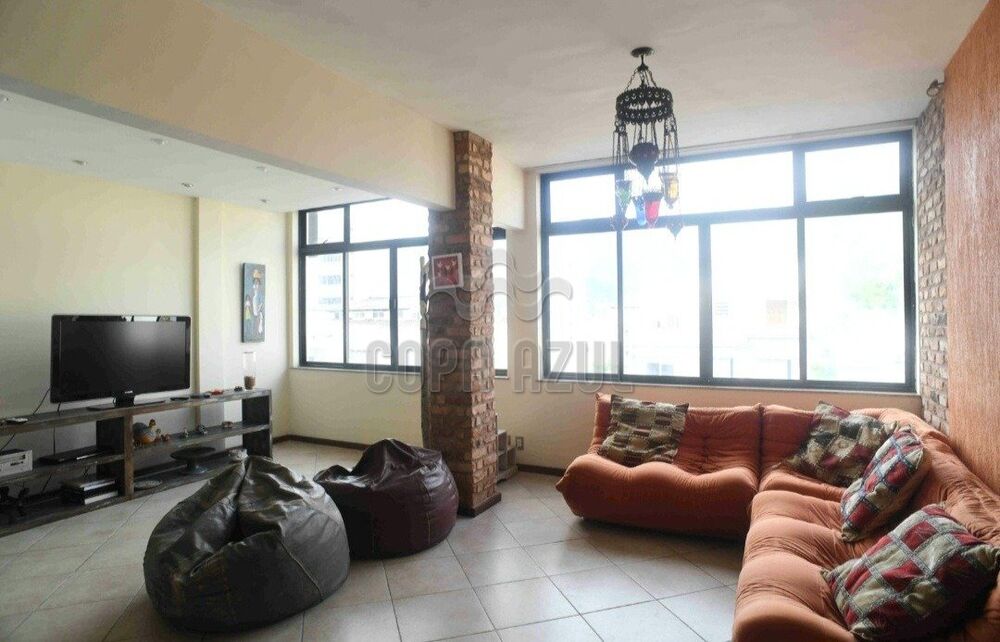 Apartamento à venda com 3 quartos, 137m² - Foto 2