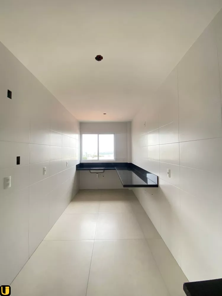 Apartamento à venda com 3 quartos, 92m² - Foto 2