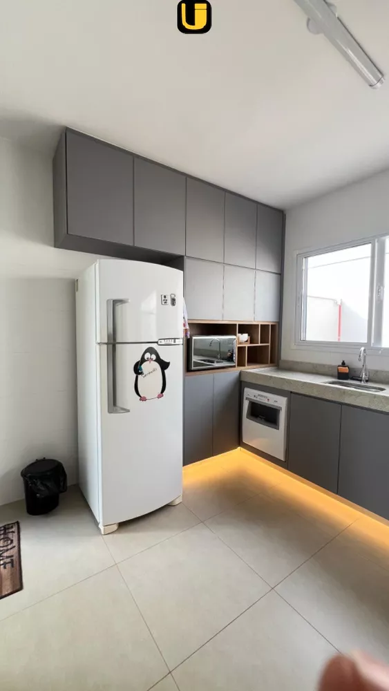 Casa à venda com 3 quartos, 160m² - Foto 1