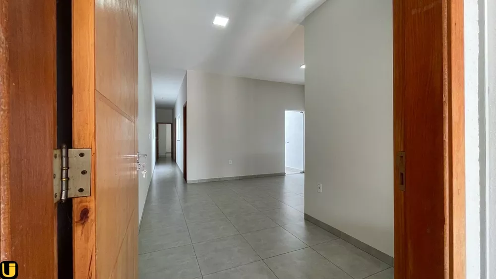 Casa à venda com 2 quartos, 120m² - Foto 2