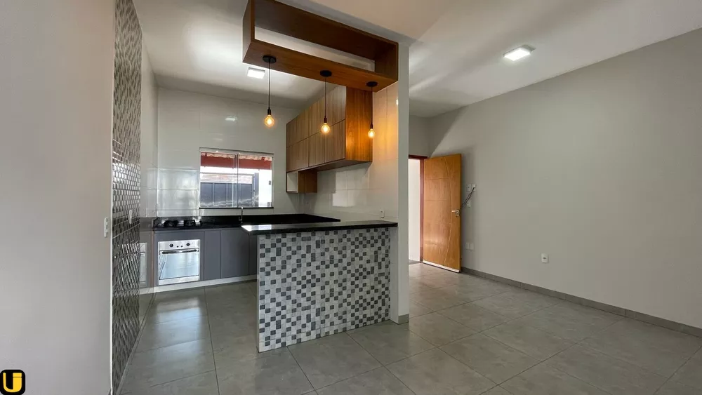 Casa à venda com 2 quartos, 120m² - Foto 3