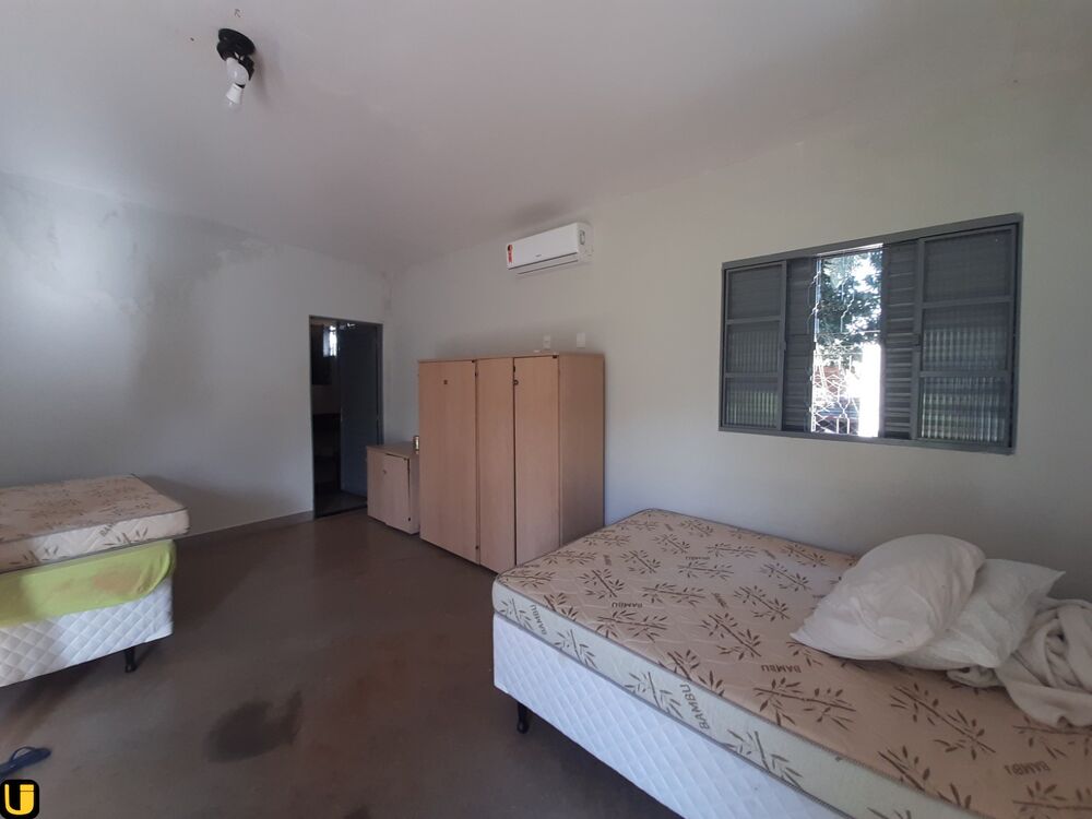 Chácara à venda com 6 quartos, 604m² - Foto 1