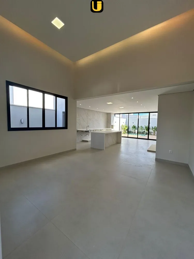 Casa, 3 quartos, 251 m² - Foto 2