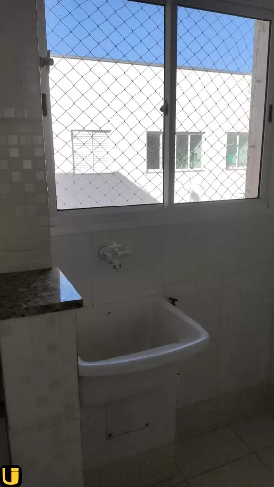 Apartamento à venda com 3 quartos, 66m² - Foto 2