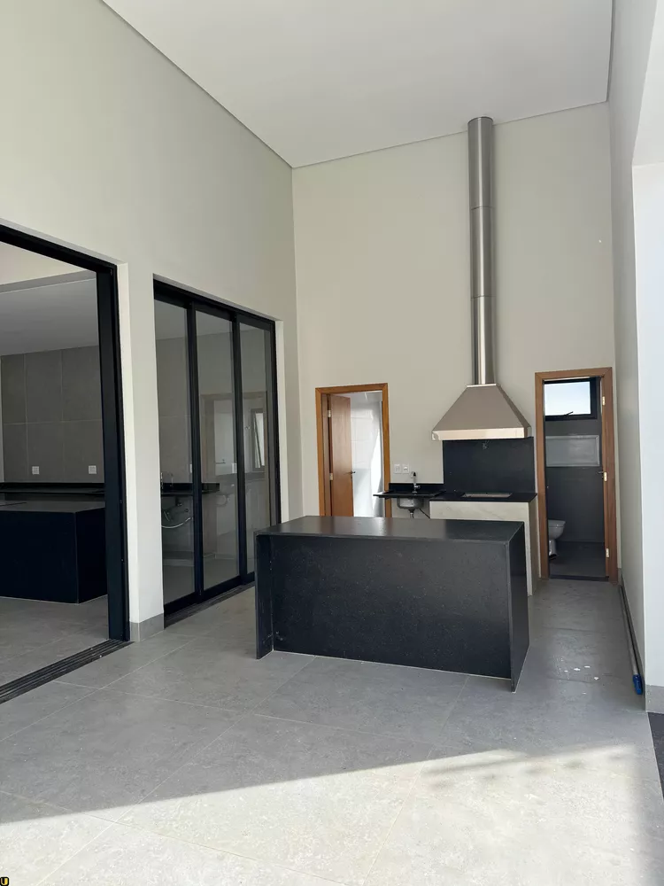 Casa à venda com 4 quartos, 420m² - Foto 2