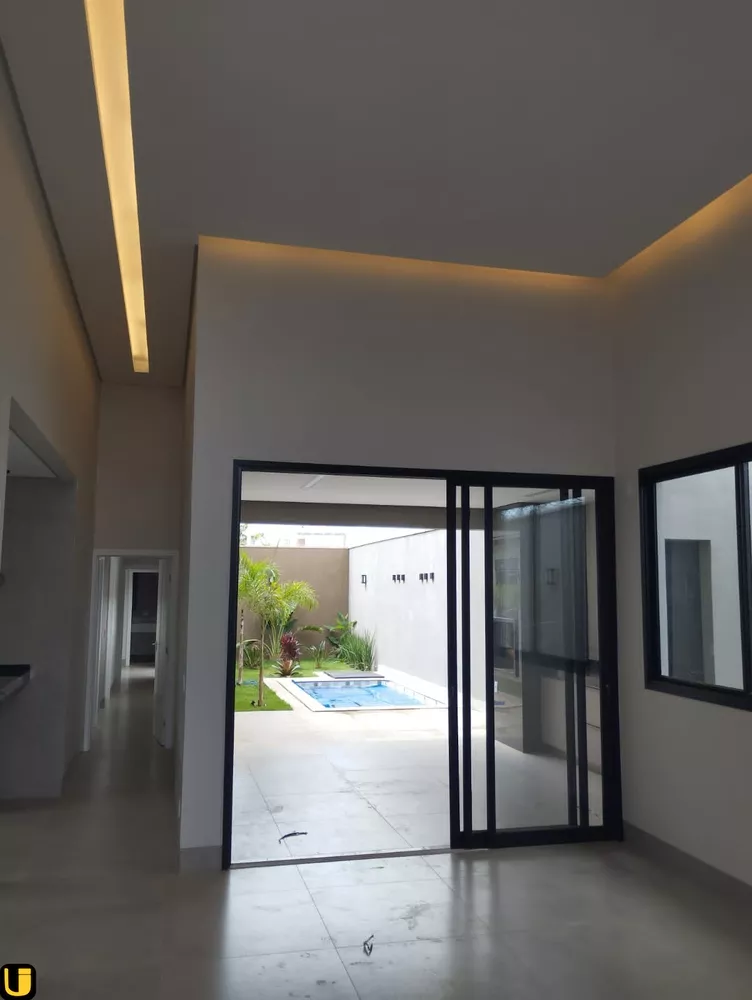 Casa à venda com 3 quartos, 286m² - Foto 4