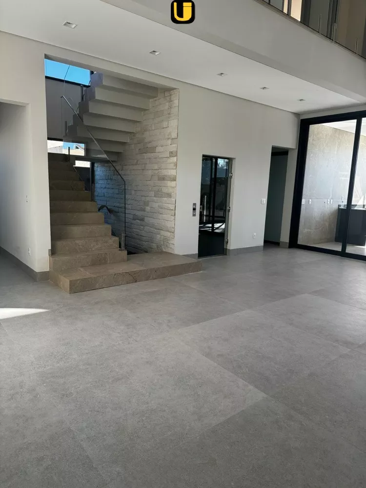 Casa à venda com 4 quartos, 398m² - Foto 1