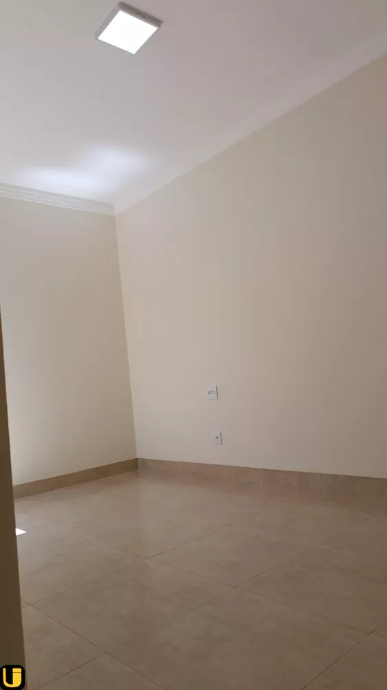 Casa à venda com 2 quartos, 73m² - Foto 4