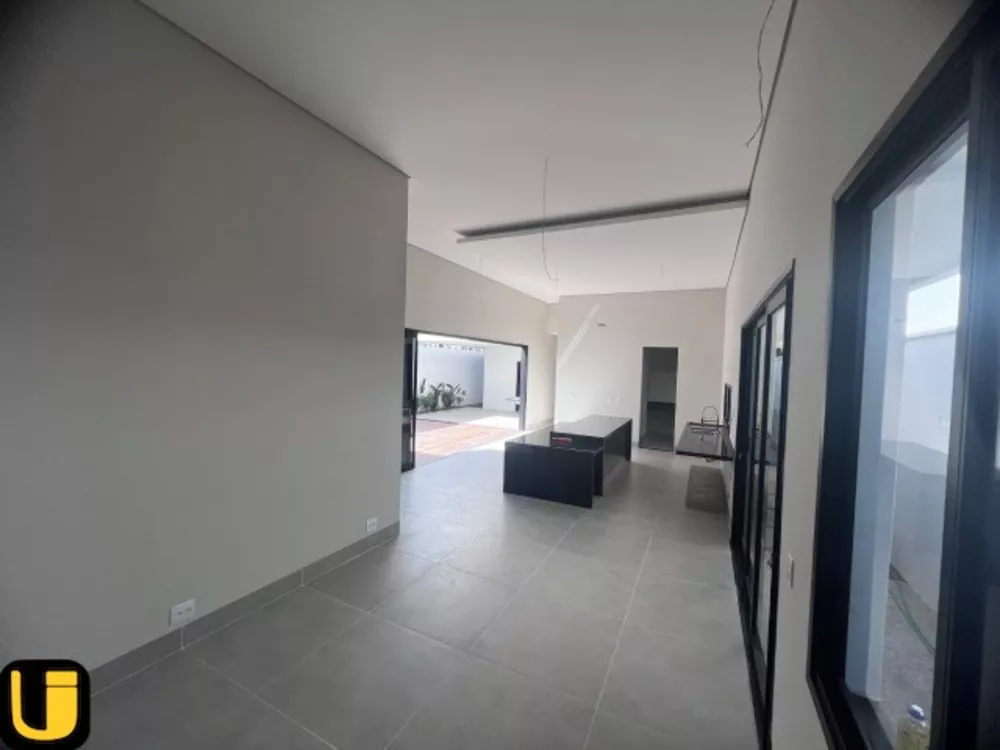 Casa à venda com 3 quartos, 360m² - Foto 2