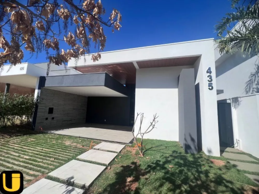 Casa à venda com 3 quartos, 360m² - Foto 1