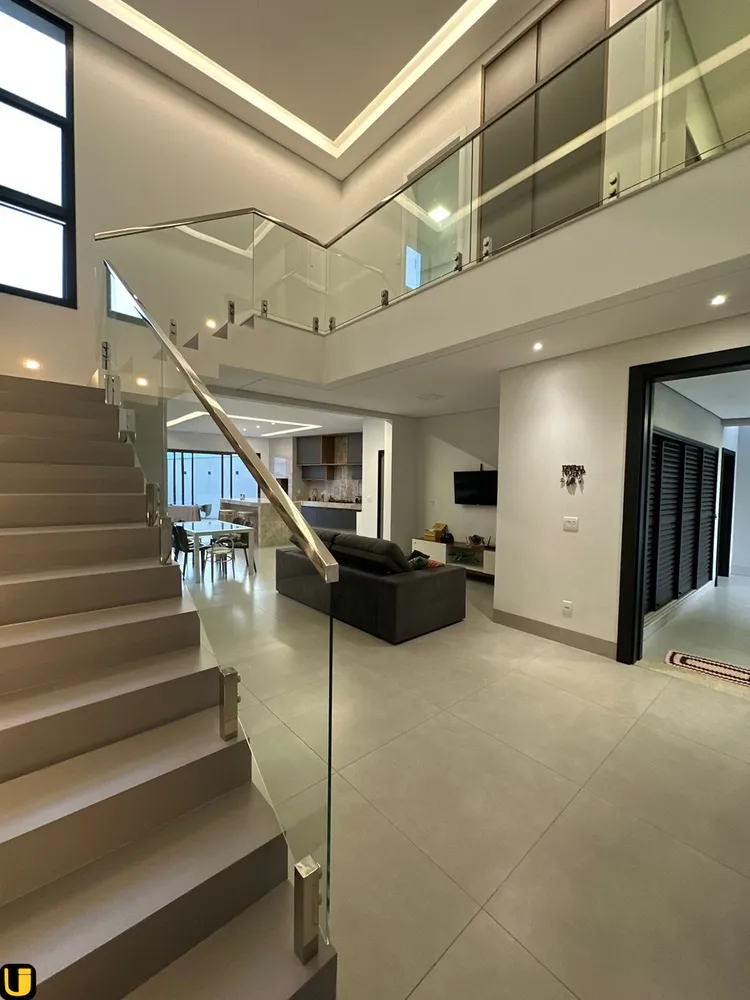 Casa, 3 quartos, 253 m² - Foto 2