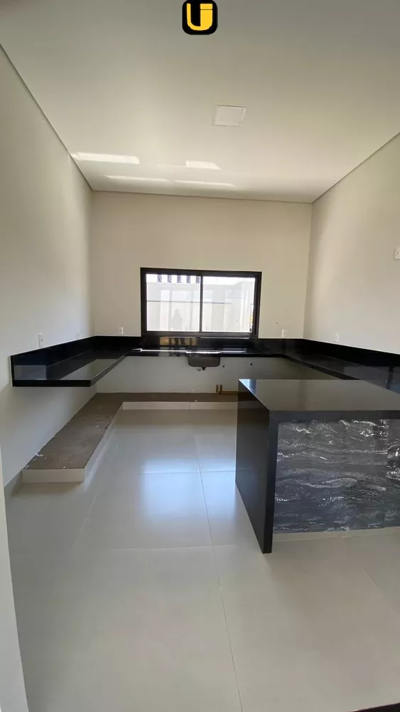 Casa à venda com 3 quartos, 300m² - Foto 3