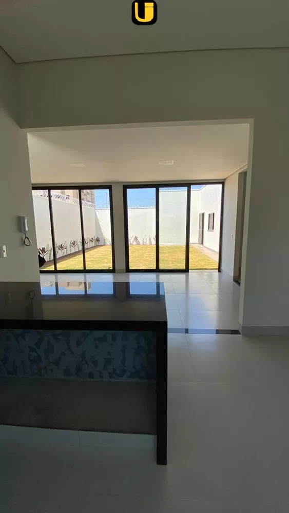 Casa à venda com 3 quartos, 300m² - Foto 8