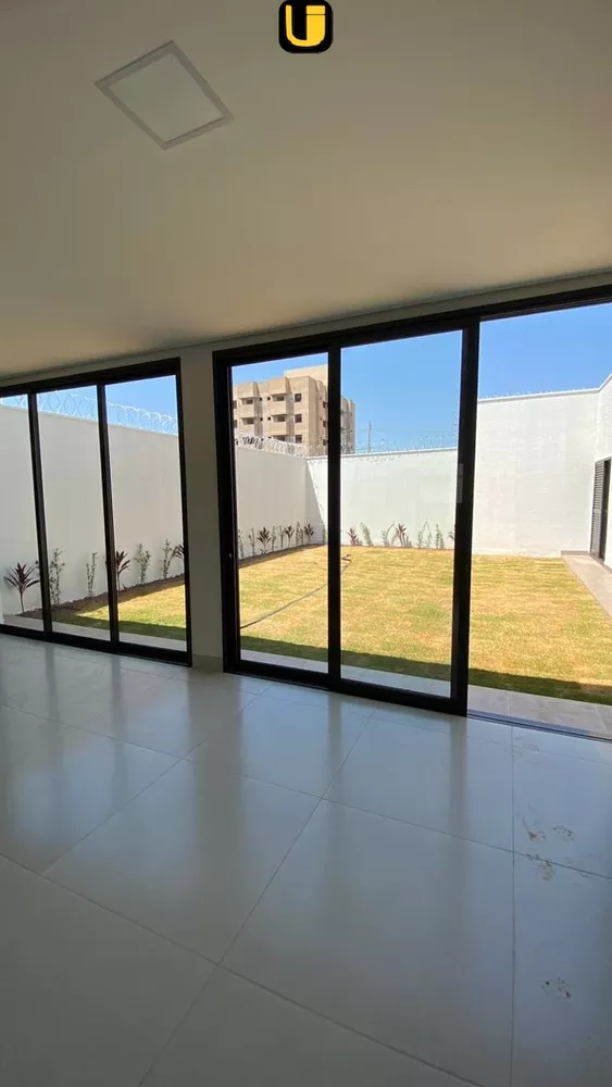 Casa à venda com 3 quartos, 300m² - Foto 4