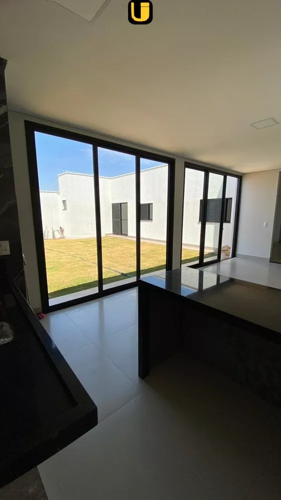 Casa à venda com 3 quartos, 300m² - Foto 9