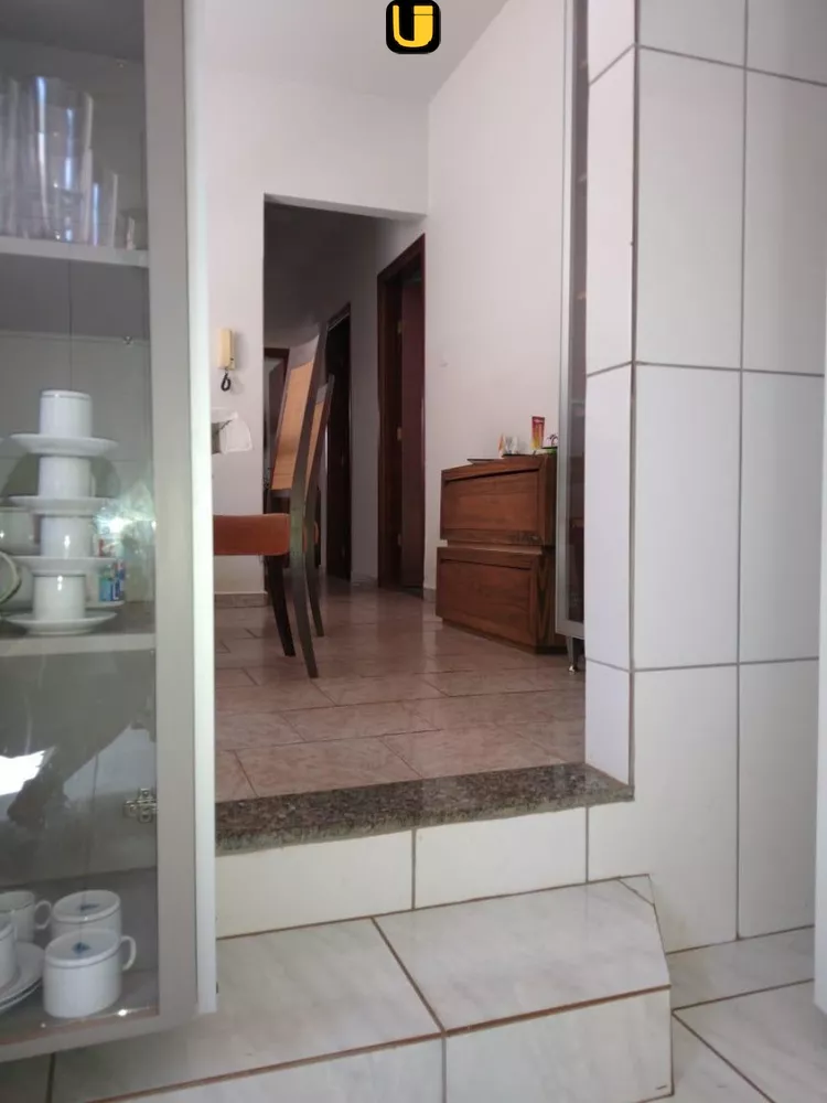 Casa à venda com 4 quartos, 360m² - Foto 3