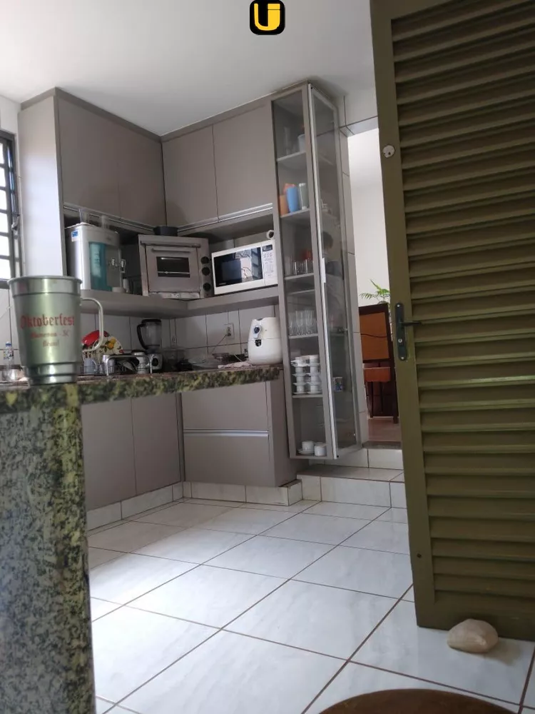 Casa à venda com 4 quartos, 360m² - Foto 7