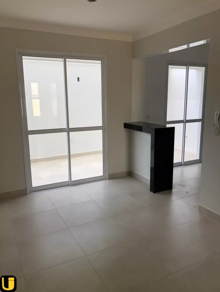 Apartamento à venda com 2 quartos, 65m² - Foto 4