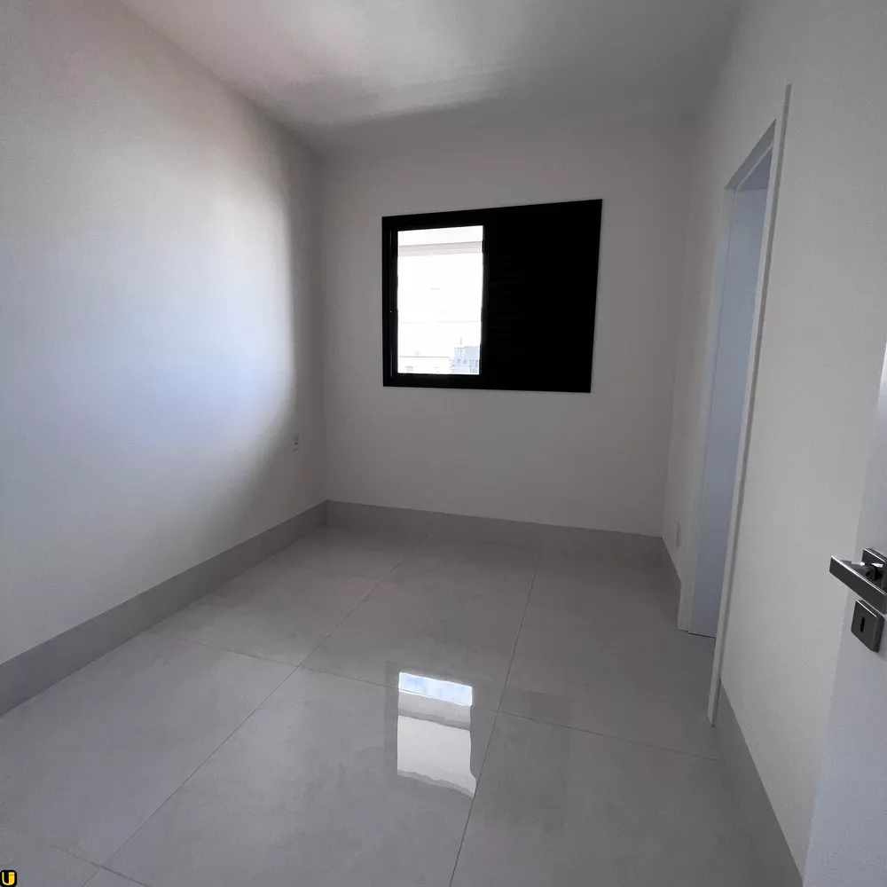 Apartamento à venda com 3 quartos, 111m² - Foto 9