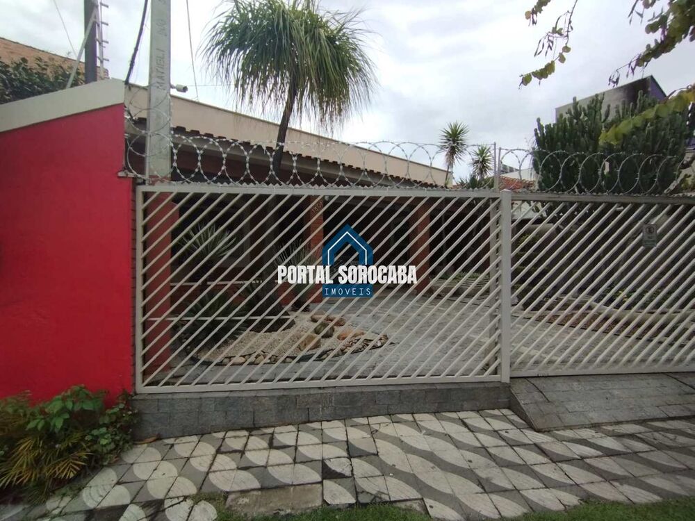 Casa à venda com 4 quartos, 250m² - Foto 1