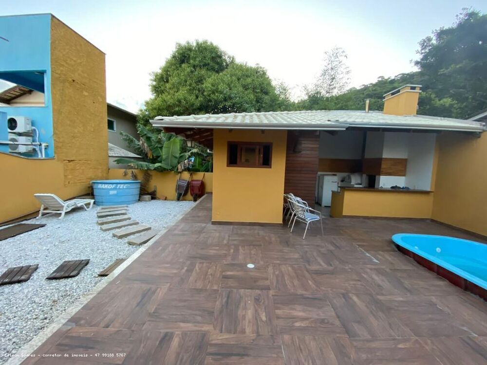 Casa, 3 quartos, 230 m² - Foto 2