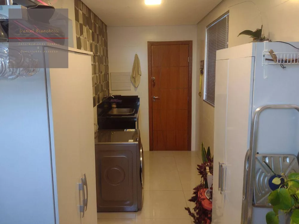 Apartamento à venda com 3 quartos, 135m² - Foto 1