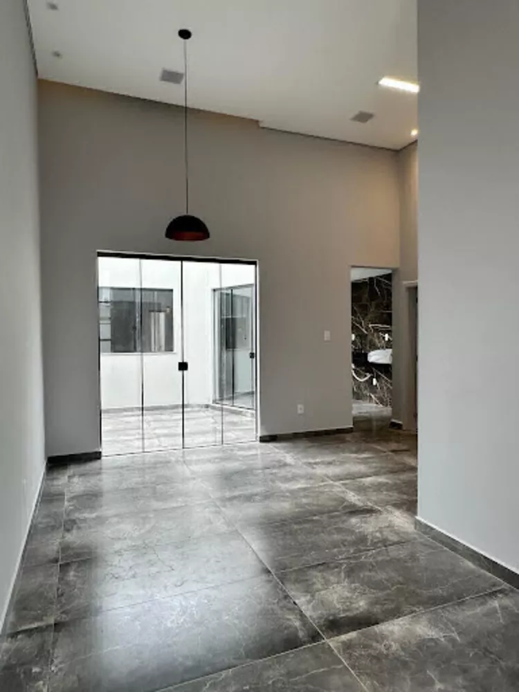 Casa à venda com 3 quartos, 135m² - Foto 2