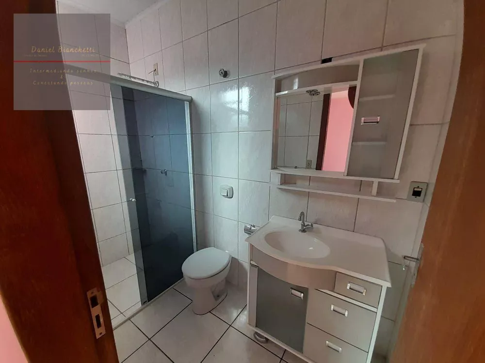 Casa à venda com 3 quartos, 130m² - Foto 1