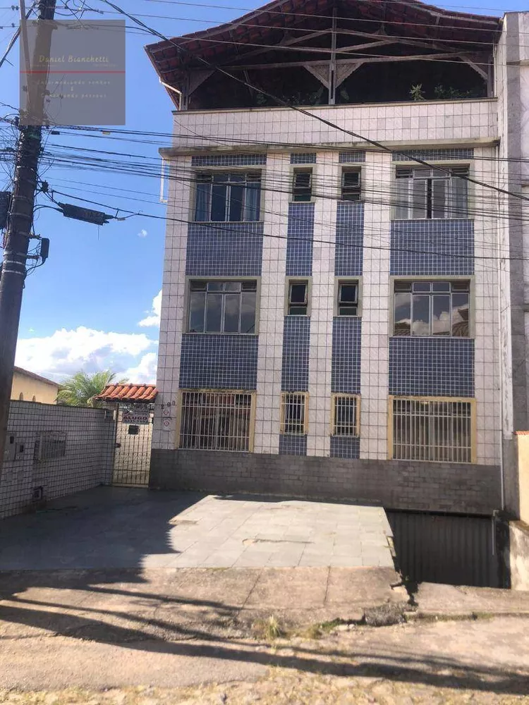 Apartamento à venda com 3 quartos, 85m² - Foto 1