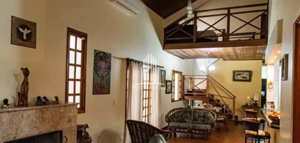 Casa de Vila à venda com 4 quartos, 313m² - Foto 2