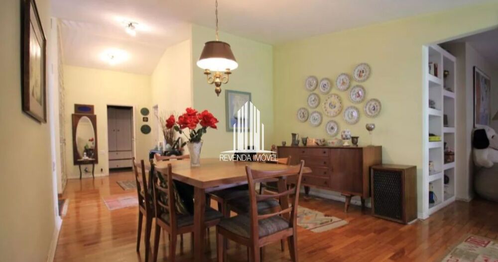 Casa à venda com 3 quartos, 330m² - Foto 2