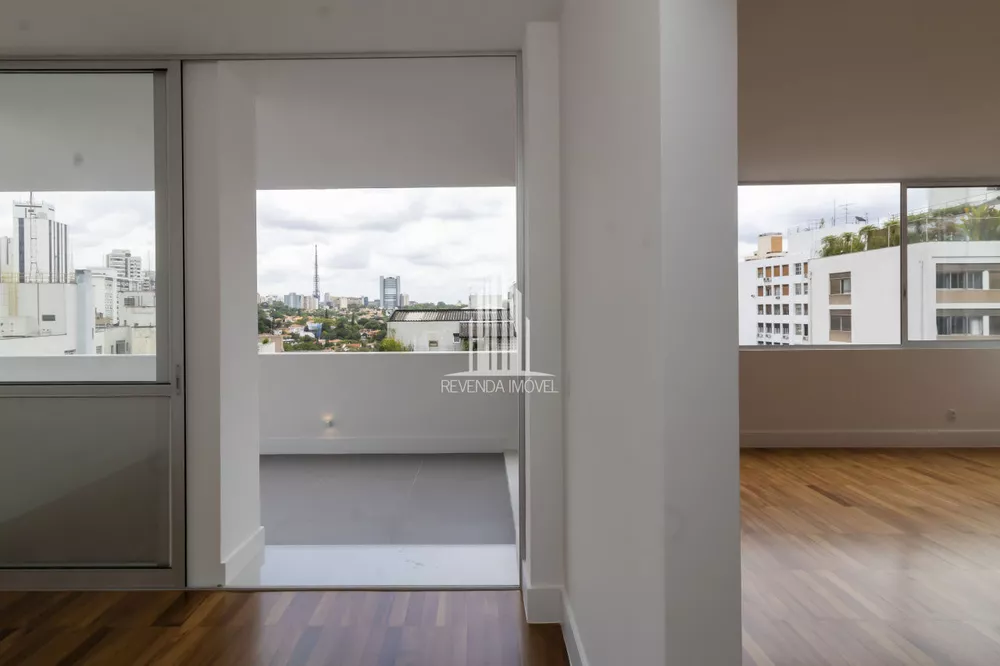 Apartamento à venda com 3 quartos, 270m² - Foto 2