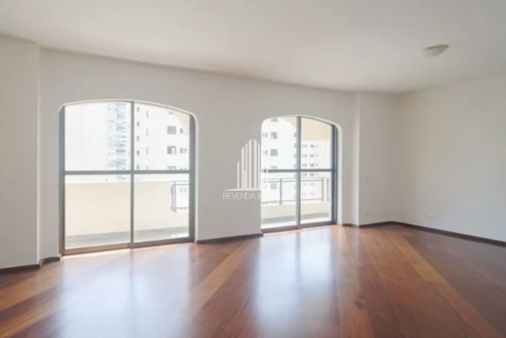 Apartamento à venda com 3 quartos, 141m² - Foto 3