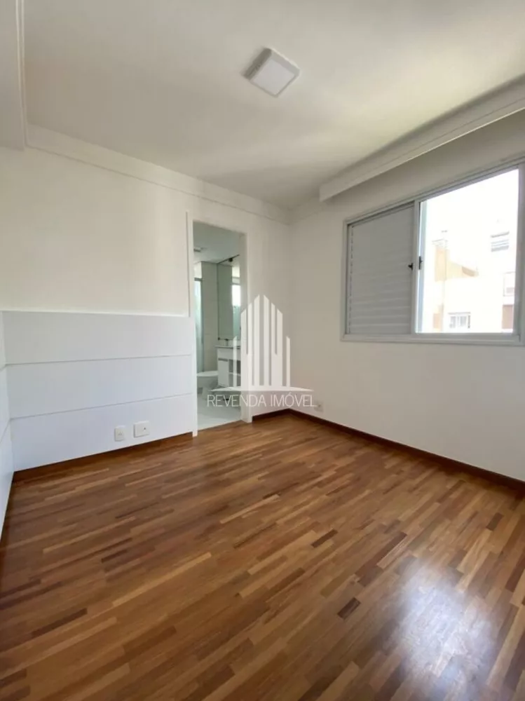 Apartamento à venda com 3 quartos, 233m² - Foto 2