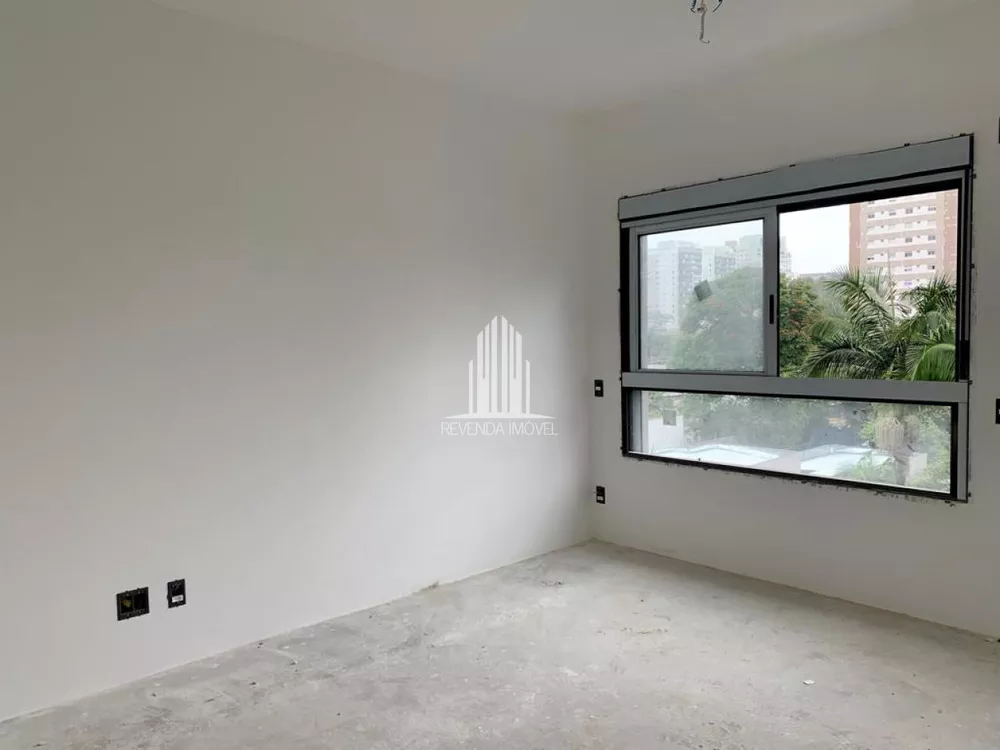 Apartamento à venda com 4 quartos, 250m² - Foto 2