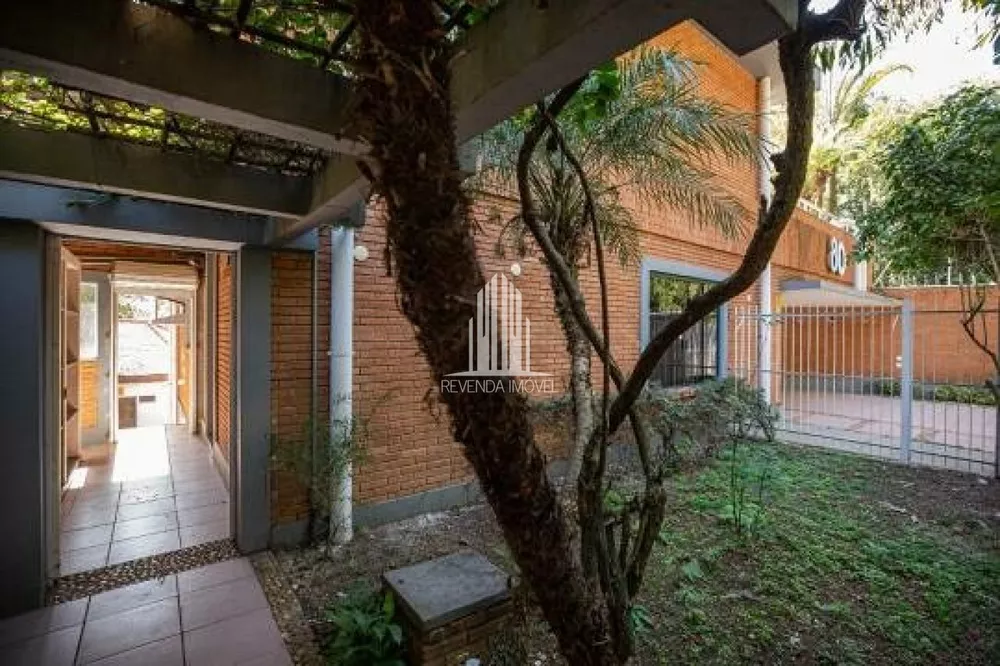 Casa à venda com 11 quartos, 412m² - Foto 2