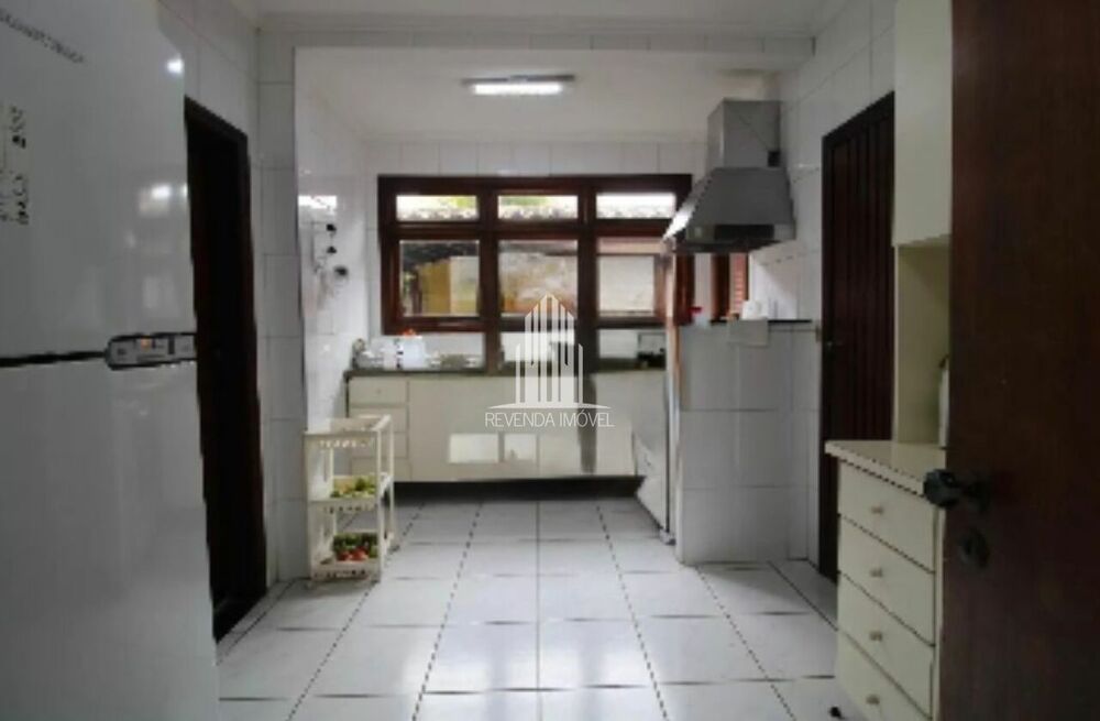 Casa à venda com 4 quartos, 1000m² - Foto 4