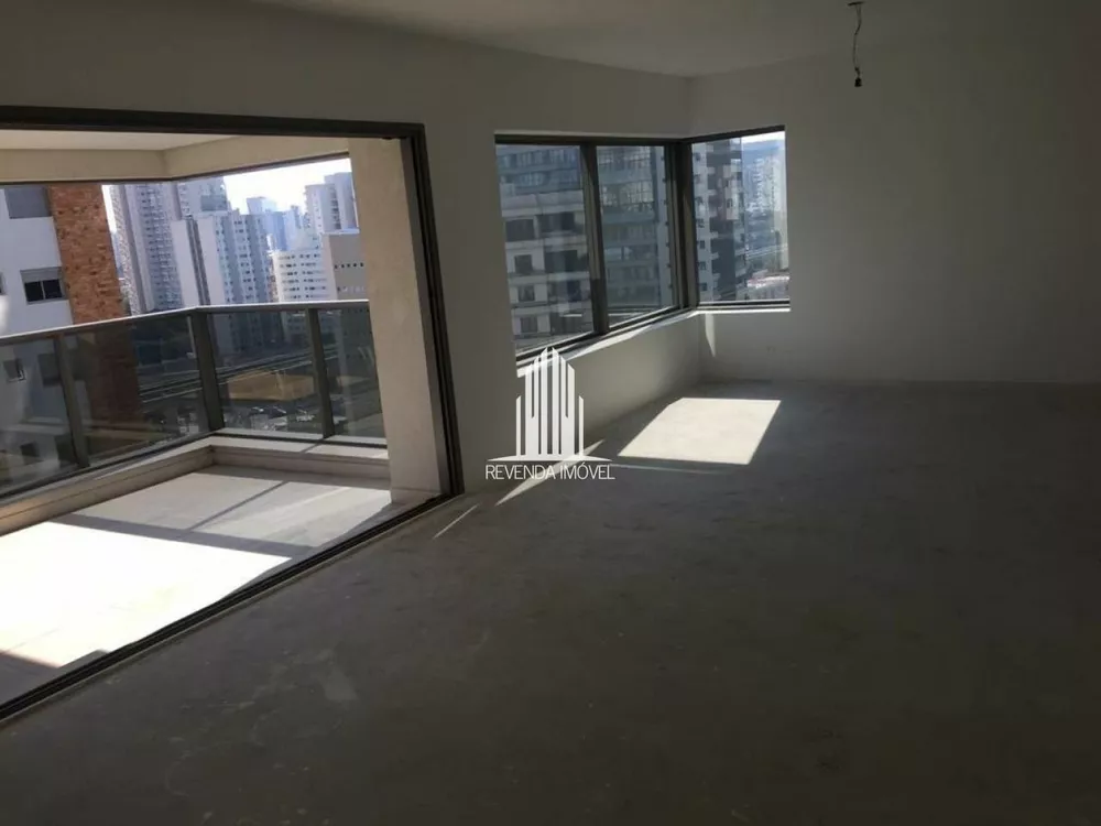 Apartamento à venda com 3 quartos, 192m² - Foto 1