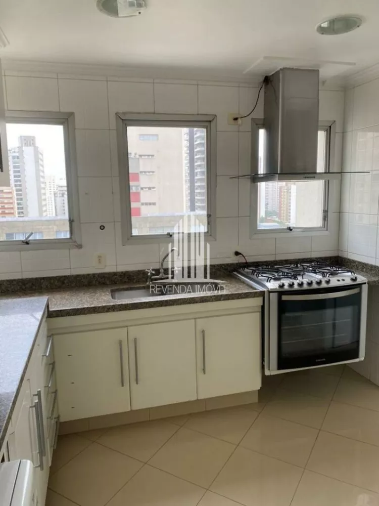 Apartamento à venda com 4 quartos, 200m² - Foto 1