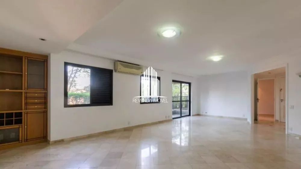 Apartamento à venda com 3 quartos, 230m² - Foto 1