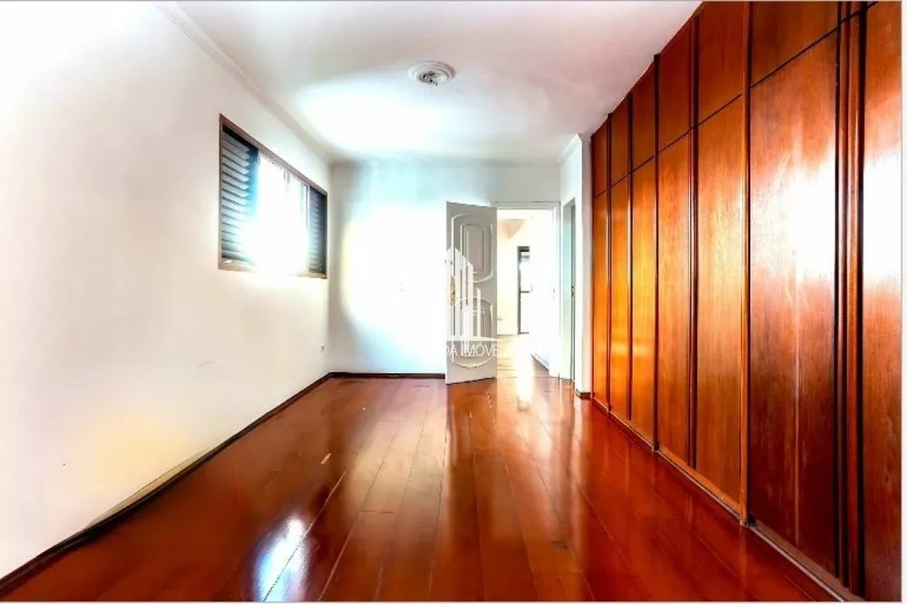 Apartamento à venda com 3 quartos, 220m² - Foto 1