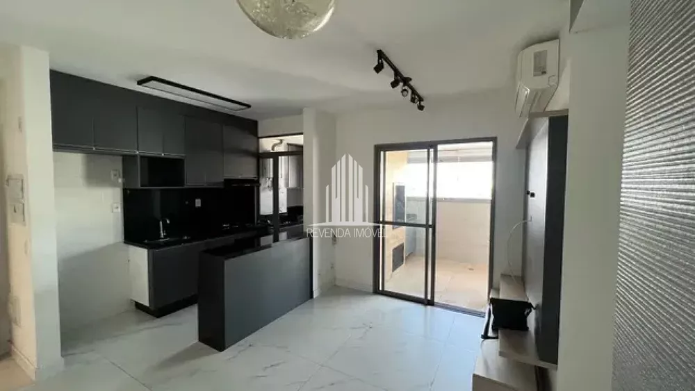 Apartamento à venda com 2 quartos, 67m² - Foto 2