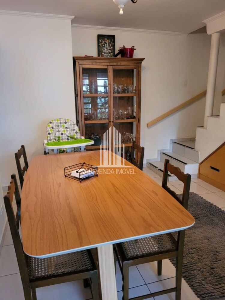 Casa de Vila à venda com 3 quartos, 135m² - Foto 1